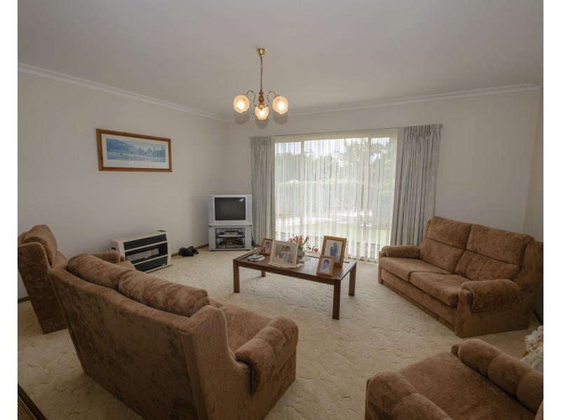 11 Grundy Ave, Nyora VIC 3987