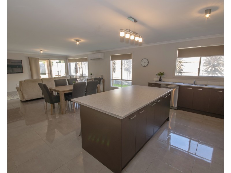 6 Carrington Way, Lang Lang VIC 3984