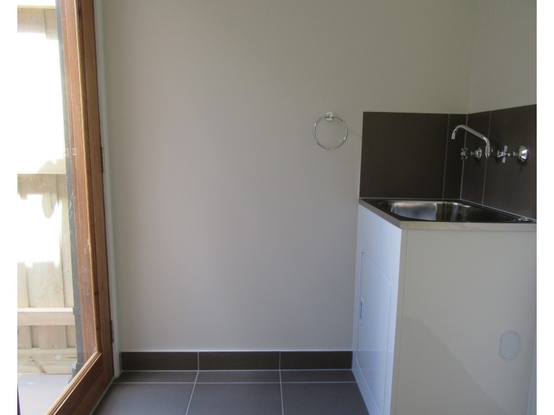 8 Cavendish Dive, Clyde North VIC 3978
