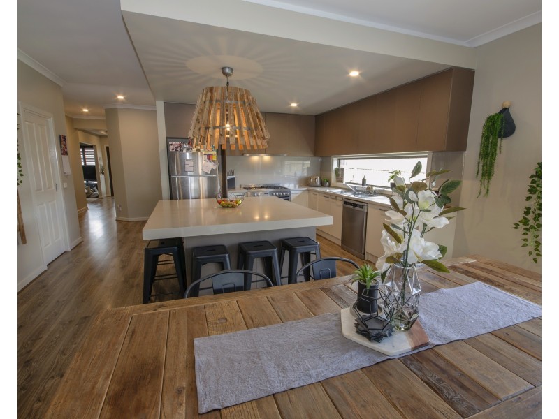 43 Rosebery St, Lang Lang VIC 3984
