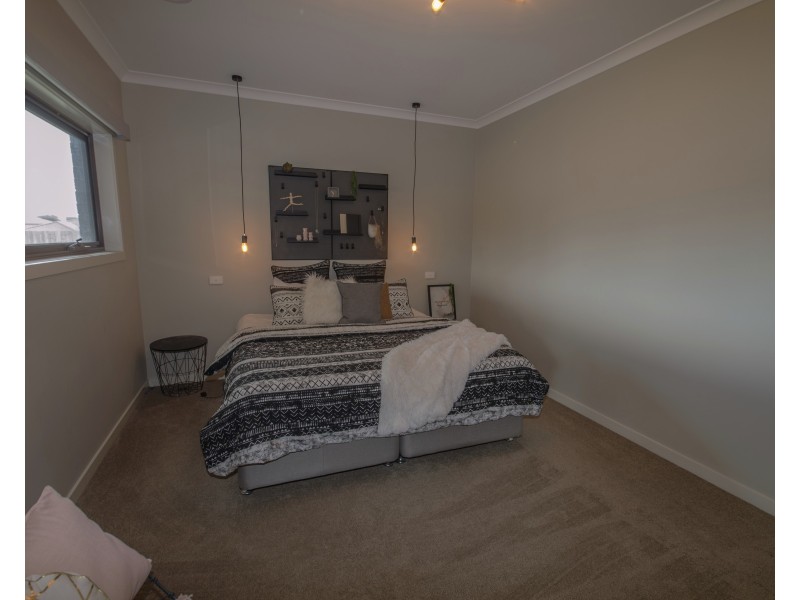 43 Rosebery St, Lang Lang VIC 3984