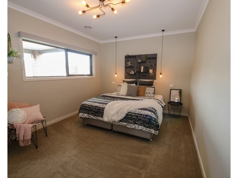 43 Rosebery St, Lang Lang VIC 3984