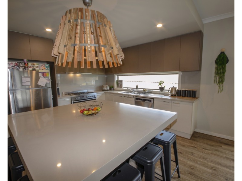 43 Rosebery St, Lang Lang VIC 3984