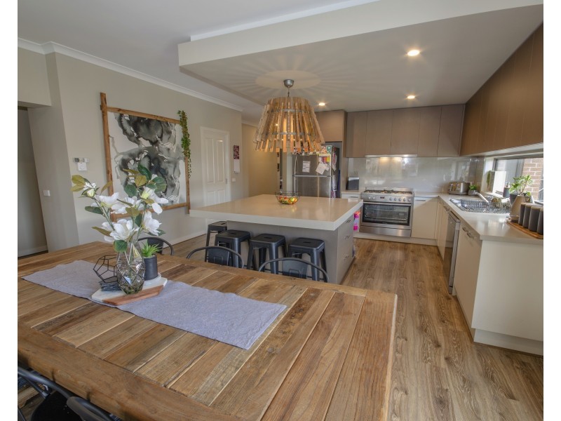 43 Rosebery St, Lang Lang VIC 3984