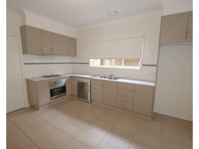 1/17 Salmon St, Koo Wee Rup VIC 3981
