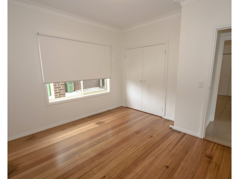 1/17 Salmon St, Koo Wee Rup VIC 3981