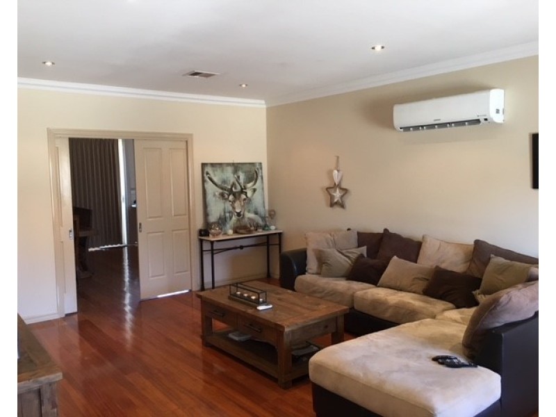 2A/16 Gardner St, Koo Wee Rup VIC 3981