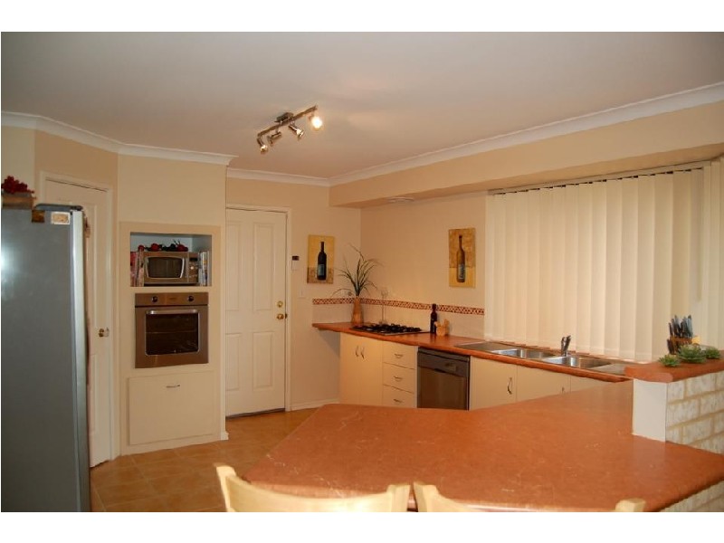 12 Goodwick, Butler WA 6036