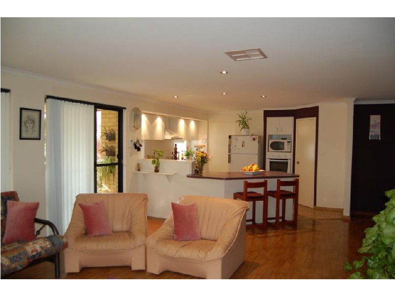 89 kemp, Pearsall WA 6065