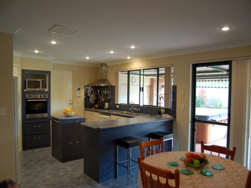 1 Tama Way, Pearsall WA 6065