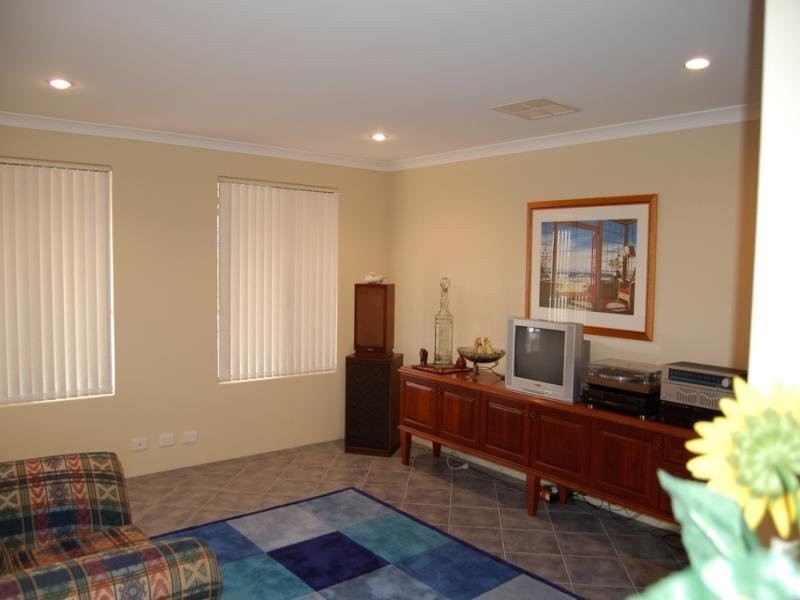 1 Tama Way, Pearsall WA 6065