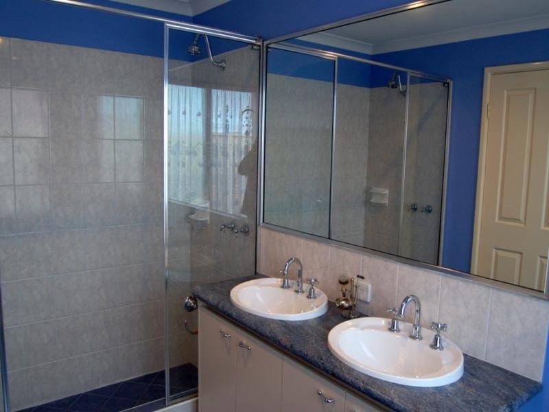 1 Tama Way, Pearsall WA 6065