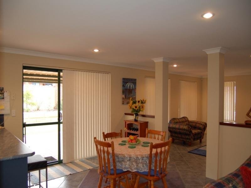 1 Tama Way, Pearsall WA 6065