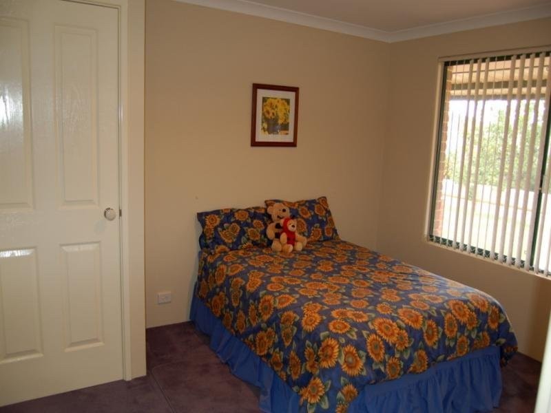 1 Tama Way, Pearsall WA 6065