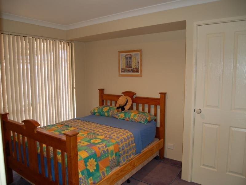 1 Tama Way, Pearsall WA 6065