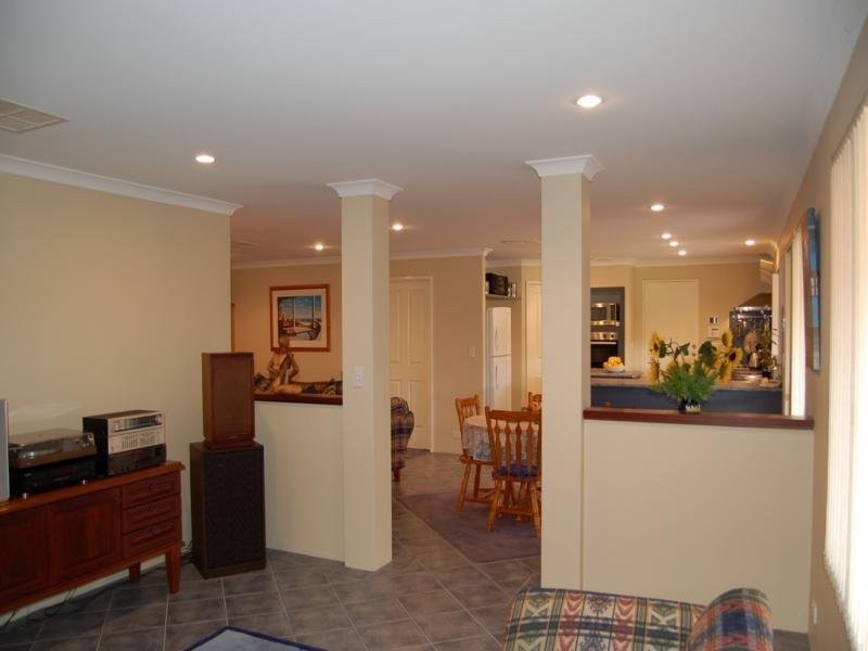 1 Tama Way, Pearsall WA 6065