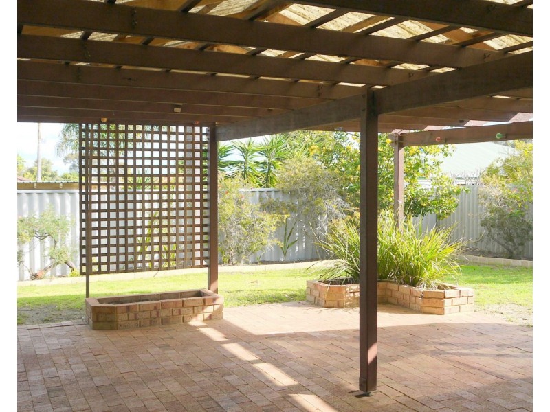 40 Chessington Way, Kingsley WA 6026