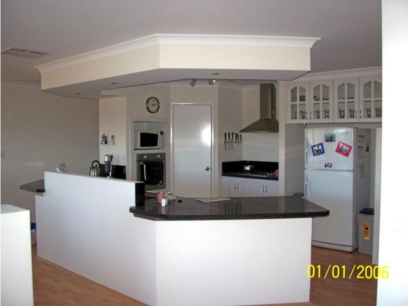 12 longview, The Vines WA 6069