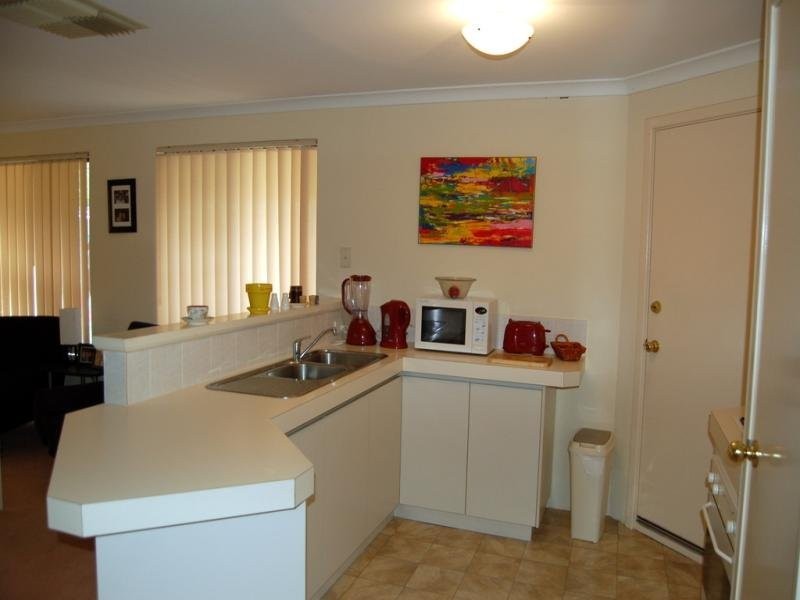 2/144 kinross Drive, Kinross WA 6028