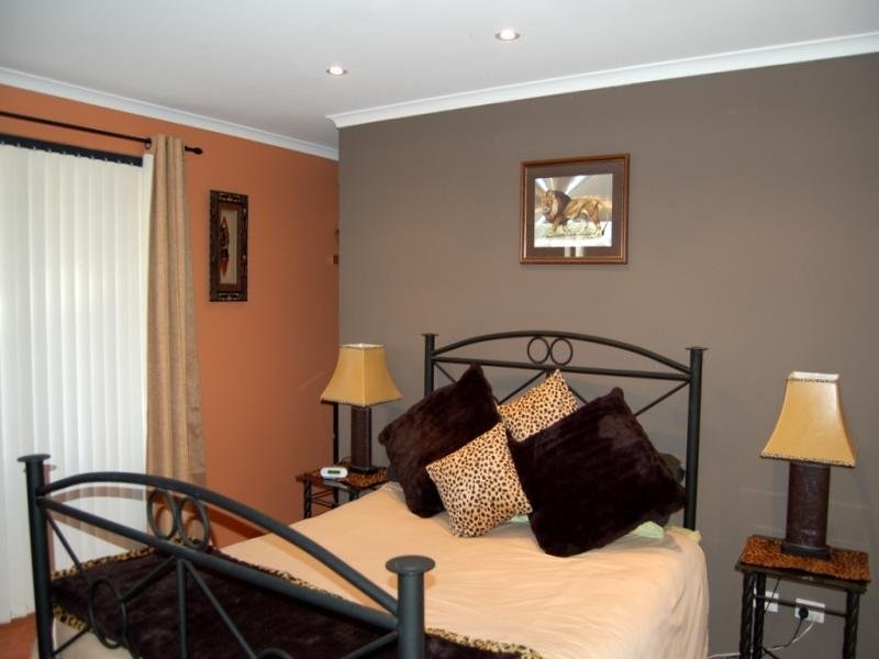 89 kemp Street, Pearsall WA 6065