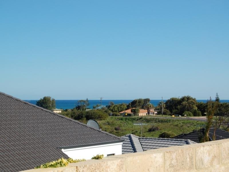 3 CROFTON, Mindarie WA 6030