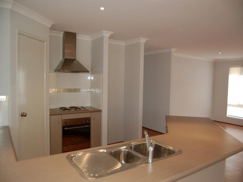 7 Windy Lane, Yanchep WA 6035