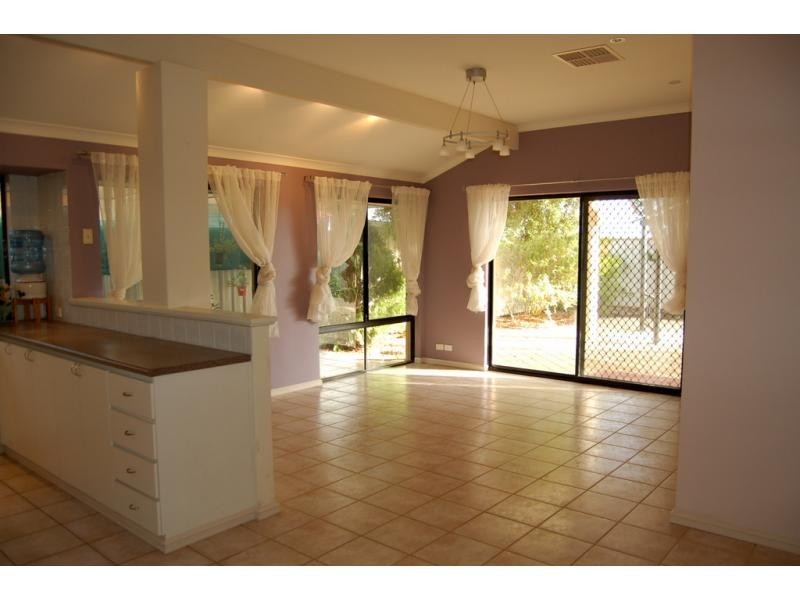 28 Royal Scot Loop, Currambine WA 6028