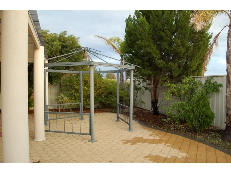 28 Royal Scot Loop, Currambine WA 6028