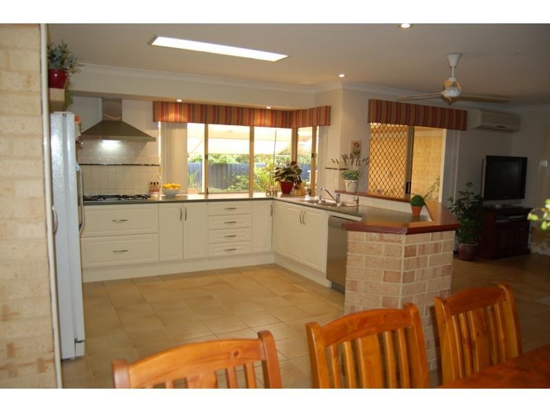 3 Firwood Trail, Woodvale WA 6026