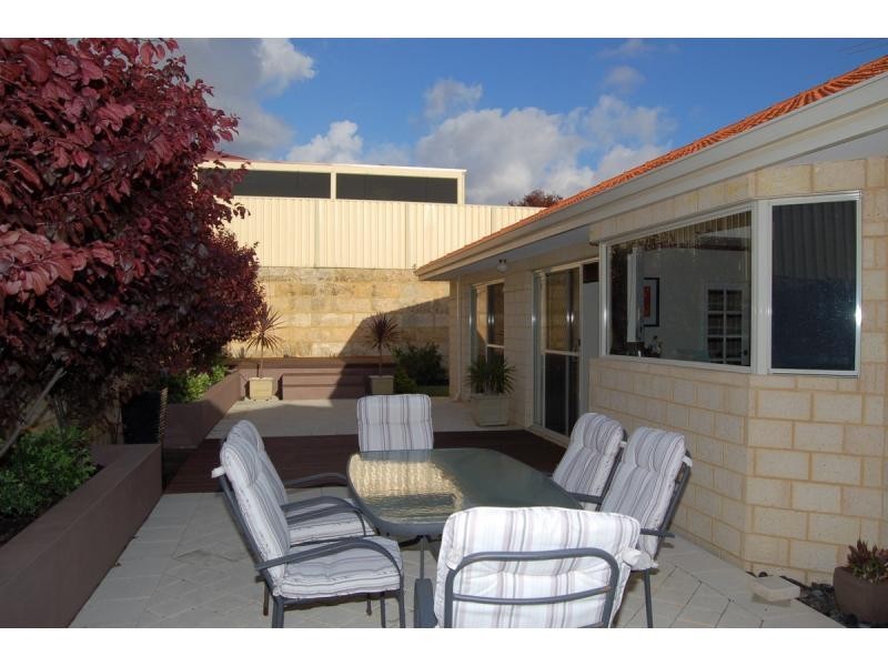 11 Bryanston, Madeley WA 6065