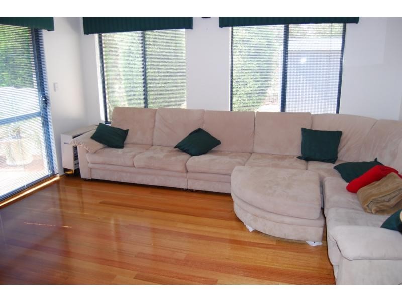 24 Rise Court, Mount Richon WA 6112