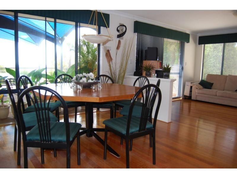 24 Rise Court, Mount Richon WA 6112