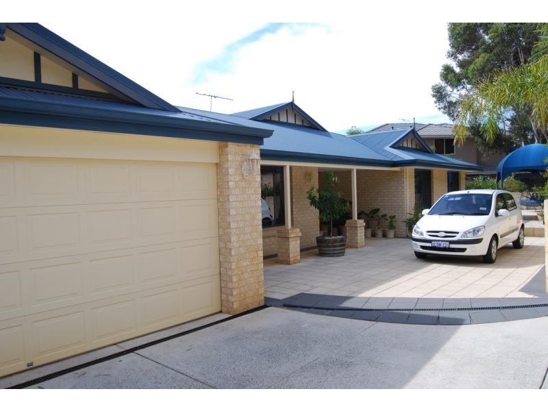 24 Rise Court, Mount Richon WA 6112