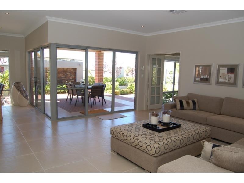 26 Brigantine Drive, Jindalee WA 6036