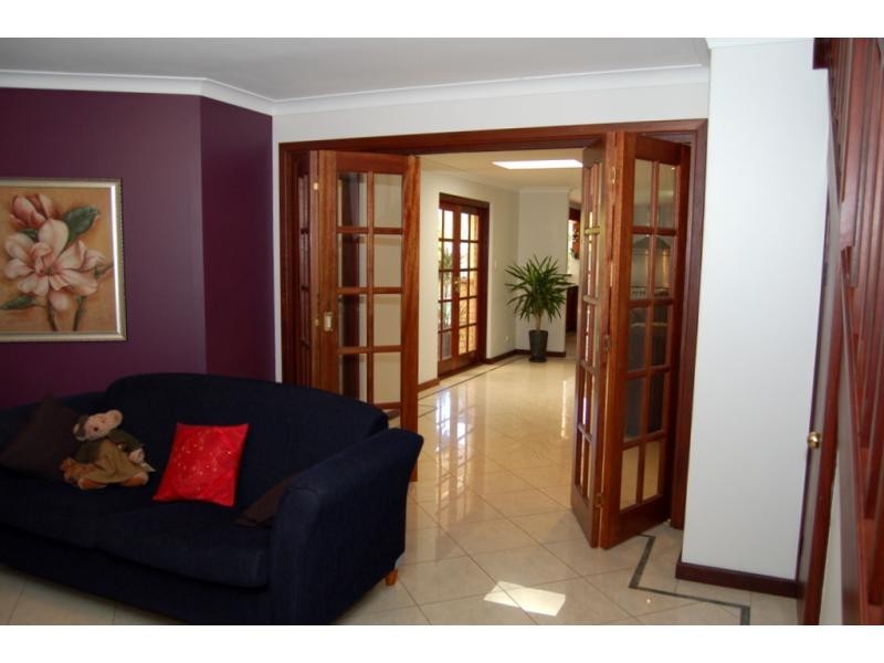 33 Almadine, Carine WA 6020