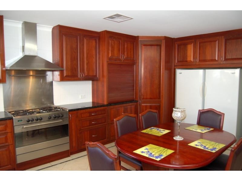 33 Almadine, Carine WA 6020