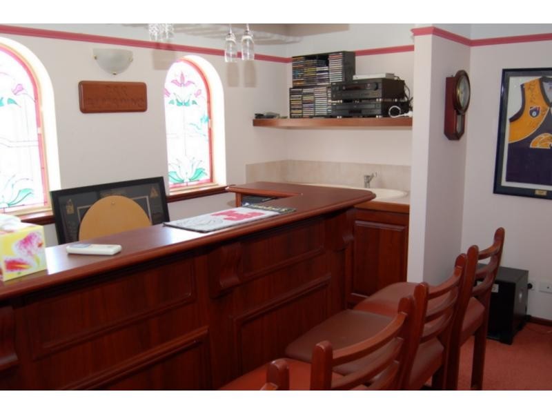 33 Almadine, Carine WA 6020