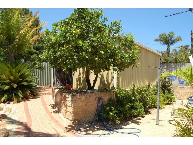 33 Almadine, Carine WA 6020