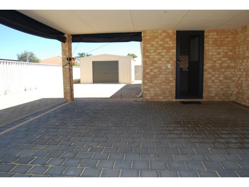 18 Adana Elbow, Kenwick WA 6107