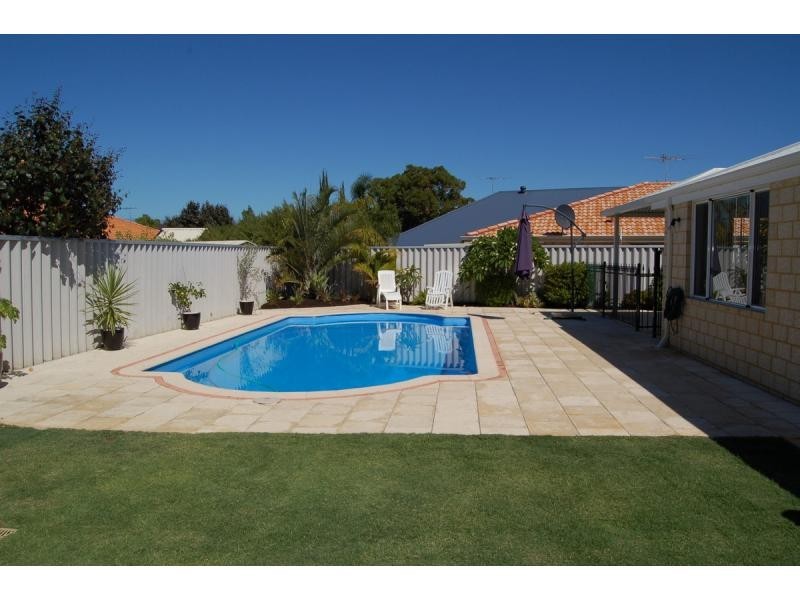 67 Merrang Circuit, Carramar WA 6031