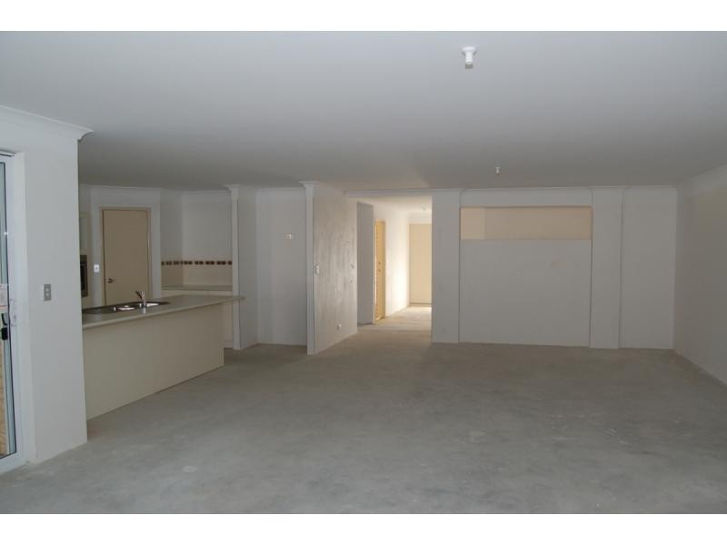 14 HESSION Street, Aveley WA 6069