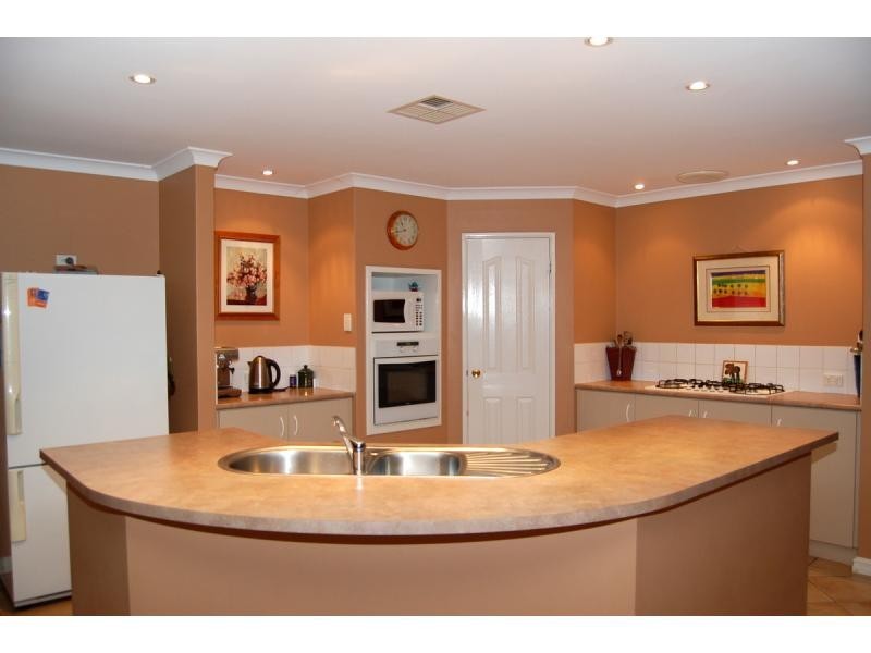 21 Ballard , Summerville Waters, Wanneroo WA 6065