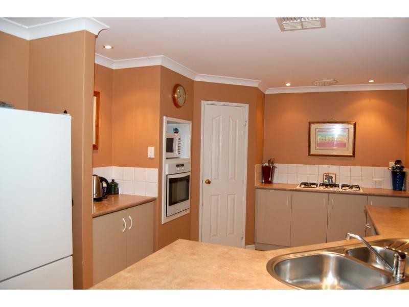 21 Ballard , Summerville Waters, Wanneroo WA 6065