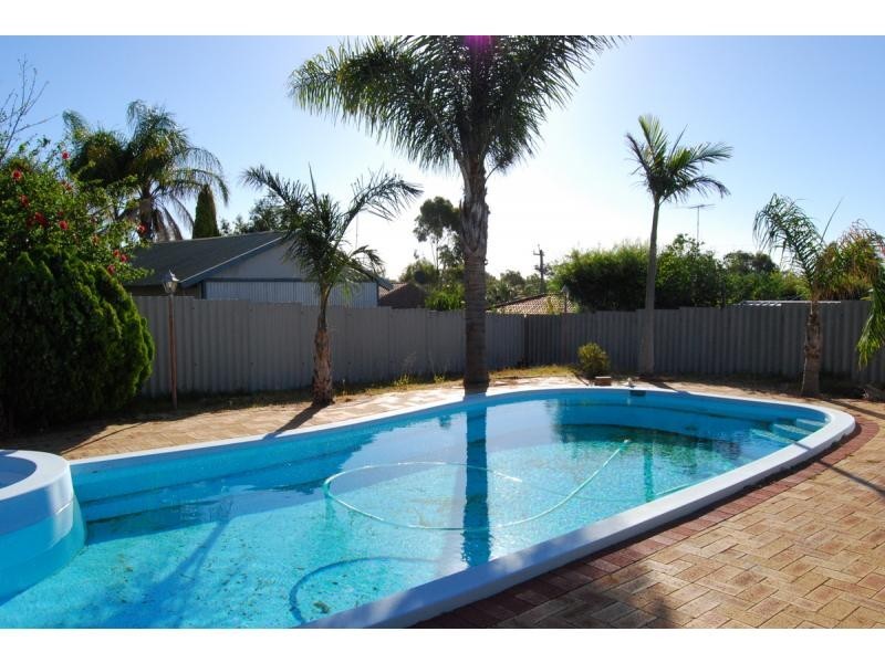 19 Challenger Avenue, Parmelia WA 6167