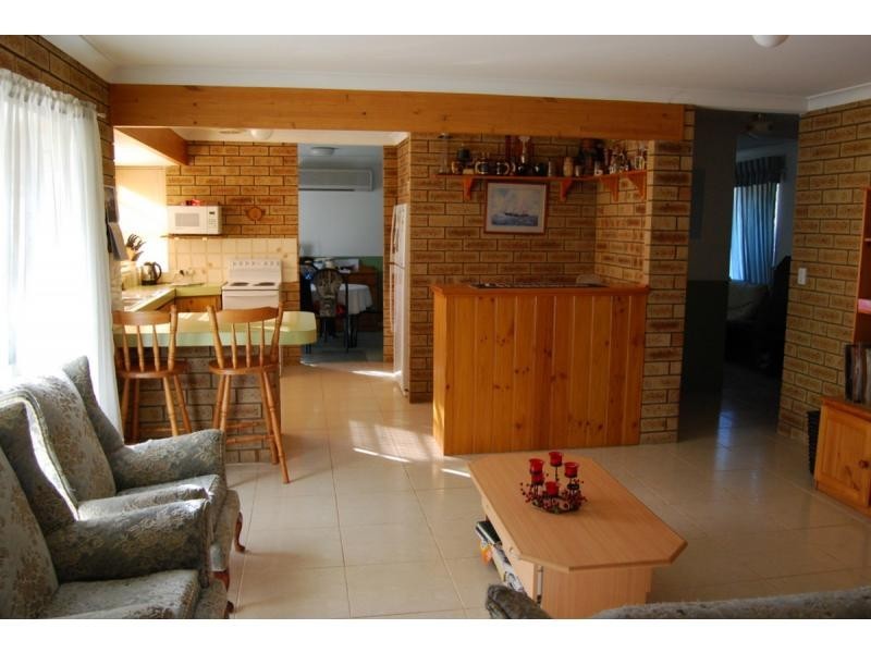 19 Challenger Avenue, Parmelia WA 6167