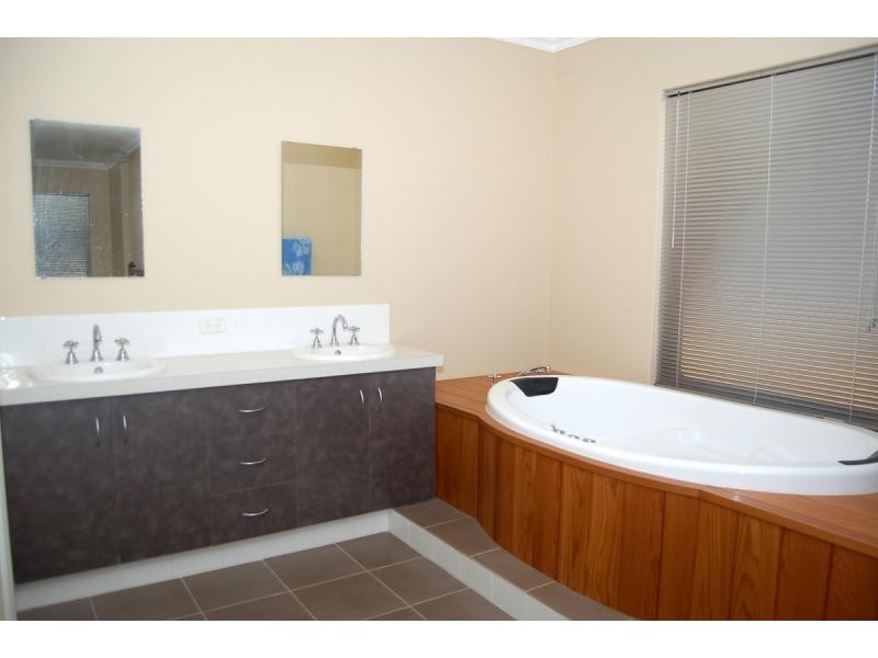 7 Barcelona Terrace, Hocking WA 6065