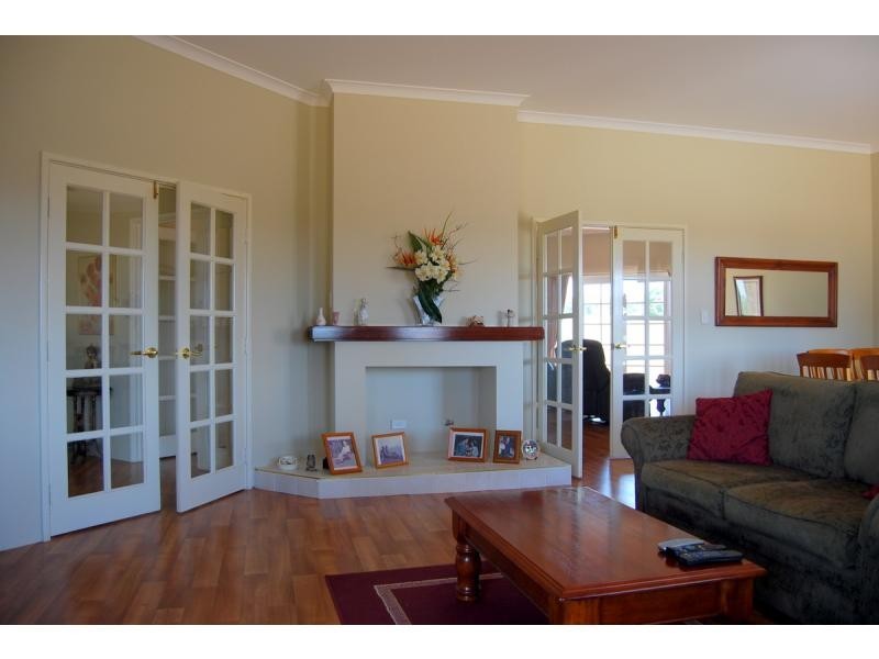 236 Ayrshire Loop, Lower Chittering WA 6084