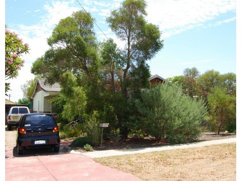 27 Raleigh Street, Belmont WA 6104