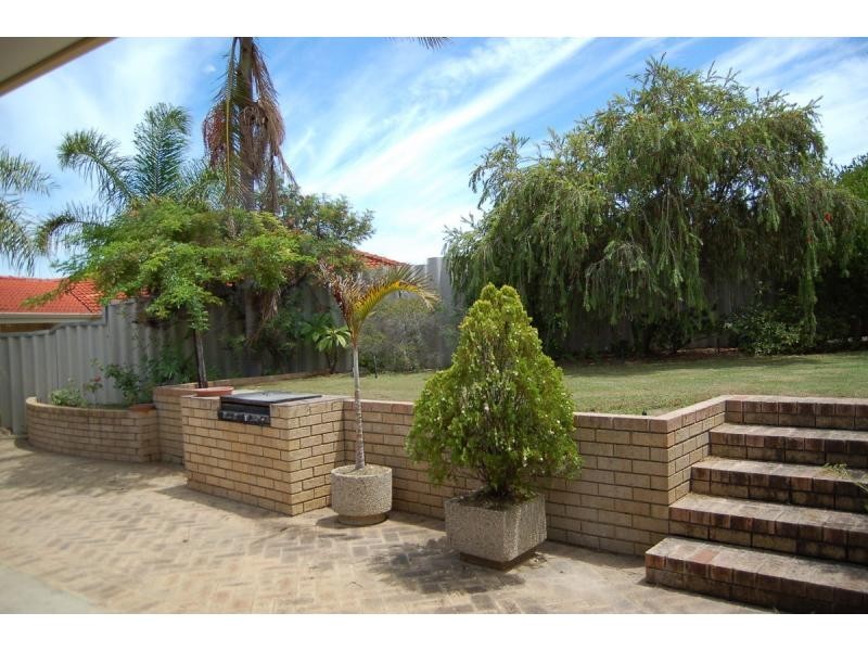 34 Peregrine Drive, Kingsley WA 6026