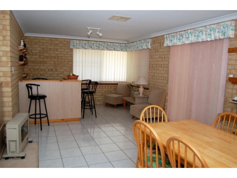 34 Peregrine Drive, Kingsley WA 6026